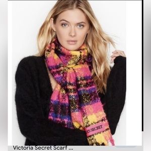 🎉🎉HP🎉🎉 Victoria's Secret scarf 🧣